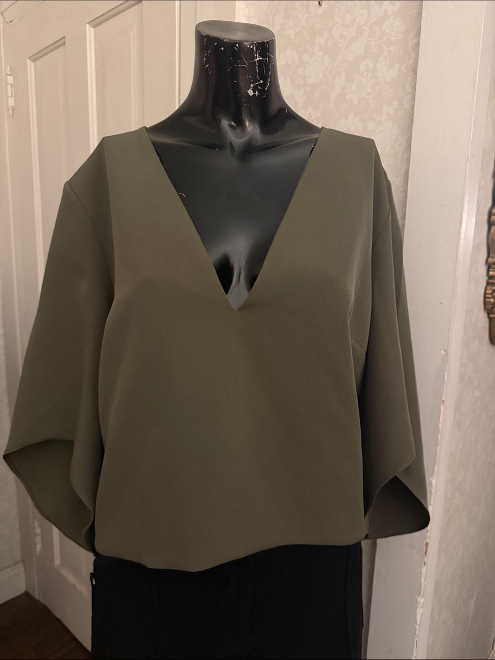 Anthropologie Mare Olive 3/4 Bell Sleeve Deep V Cropped Relaxed Fit Blouse Large